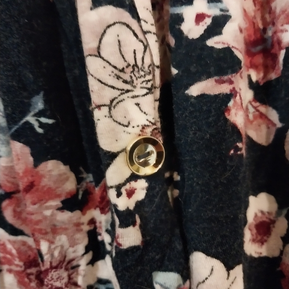 Plus size 3X off the shoulder floral knit top - Picture 3 of 5